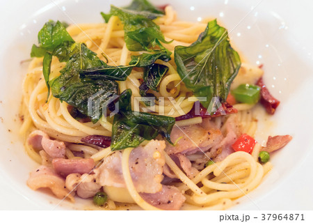 Spicy ham spaghetti 37964871