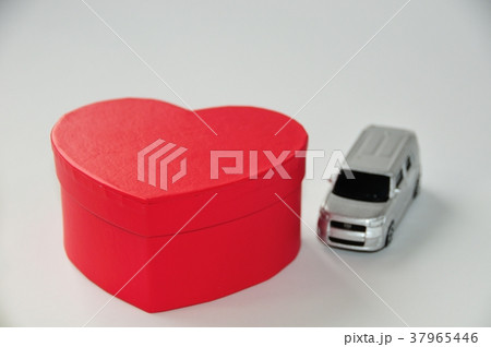 ハートと車 37965446