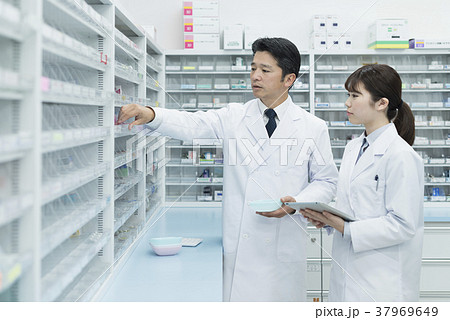 薬局　薬剤師 37969649