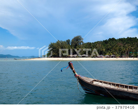 Beautiful beach in Krabi, Thailand 37970416