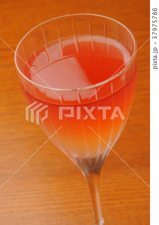 カクテル　テキーラサンライズ 37975786