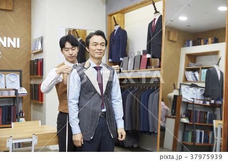 東洋人 ディスプレイ デザイナー 37975939