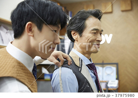 男 男性 男の子 37975980