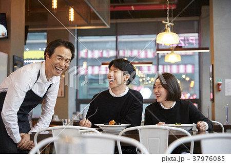 笑顔 微笑 微笑み 37976085