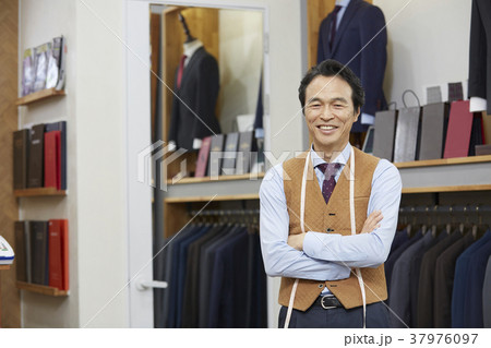 笑顔 微笑 微笑み 37976097