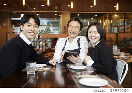 笑顔 微笑 微笑み 37976190