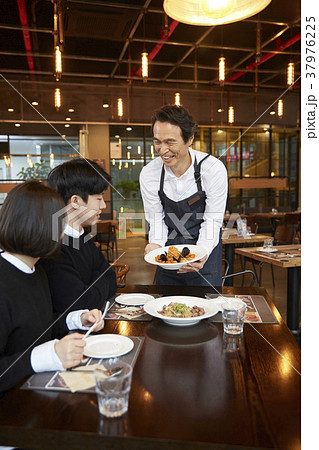示す 見せる レストラン 37976225