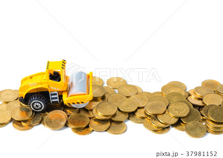 Mini Road roller machine with pile of gold coin, 37981152