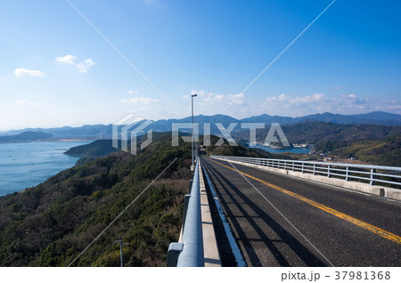 坂道 徳島県鳴門市県道1号線 四方見展望台付近の写真素材