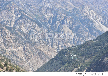 インドのキナウル谷　レコン・ピオの美しい山々と村　 37982019