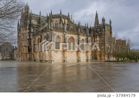 バターリャ修道院 37984579