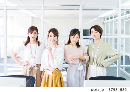 スタッフ 37984686