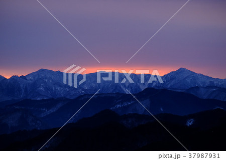 雪の大峰山脈稜線（奈良県吉野郡野迫川村） 37987931