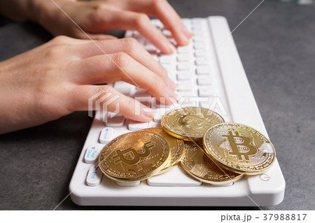 仮想通貨・ビットコインイメージ 仮想通貨・ビットコインイメージ 37988817