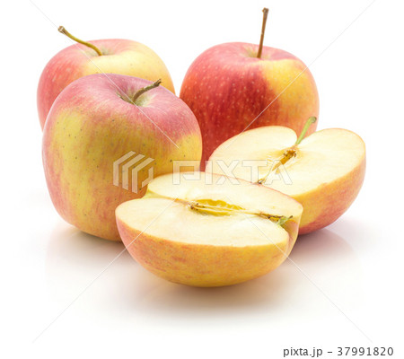 Raw evelina apple isolated 37991820