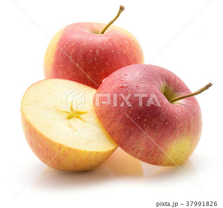 Raw evelina apple isolated 37991826