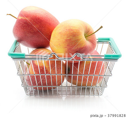 Raw evelina apple isolated 37991828