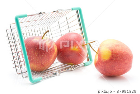 Raw evelina apple isolated 37991829