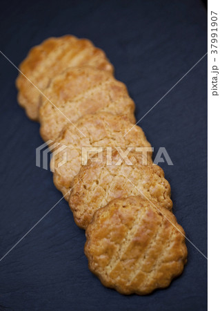 Crispy shortbread cookies Crispy shortbread cookies 37991907