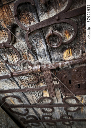 Old wooden church 37991931