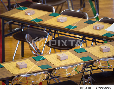 並んだ将棋盤 37995095