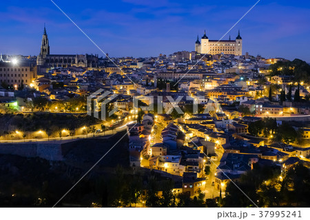 スペイン トレド 夜景 37995241