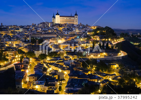 スペイン トレド 夜景 37995242