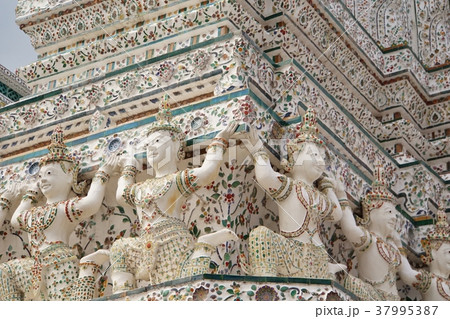 タイ王国首都バンコク、ワット・アルン（Wat Arun in Bangkok, Thailand） 37995387