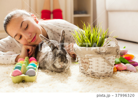 Easter rabbit in home 37996320