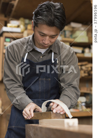家具職人 かんな 家具職人 かんな 37996596