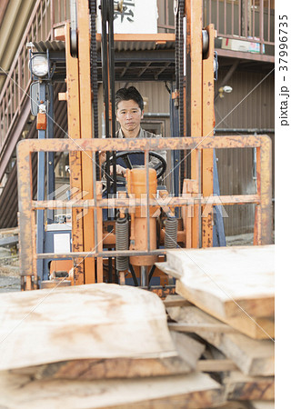 家具職人 フォークリフト 家具職人 フォークリフト 37996735