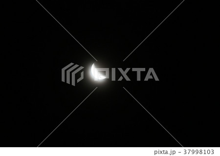 皆既月食が終り、明るさを取り戻していく月＝2018年1月31日、検索キーワード　皆既月食連続写真 37998103