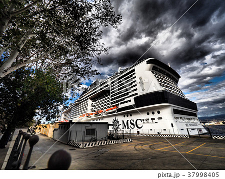 MSC Meraviglia at Port of Messina /メッシーナ港・MSCメラビリア 37998405
