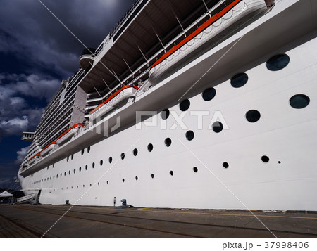 MSC Meraviglia at Port of Messina /メッシーナ港・MSCメラビリア 37998406