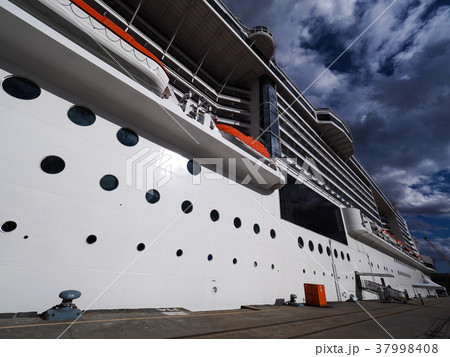 MSC Meraviglia at Port of Messina /メッシーナ港・MSCメラビリア 37998408
