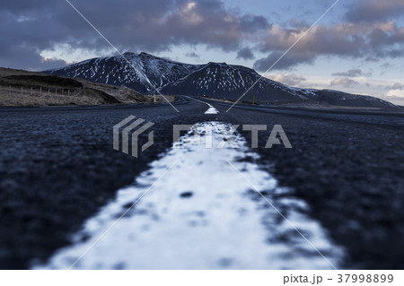 Beautiful scenery of mountains and grassland Beautiful scenery of mountains and grassland 37998899