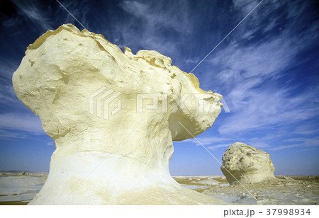AFRICA EGYPT SAHARA FARAFRA WHITE DESERT 37998934
