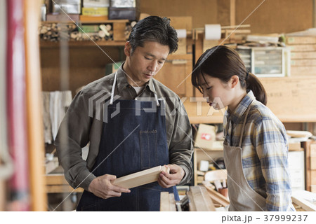 家具職人 師弟イメージ ワークショップ 家具職人 師弟イメージ ワークショップ 37999237