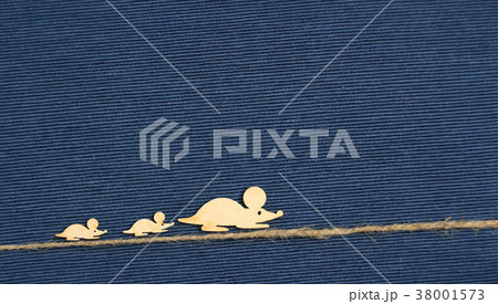 Mouse family 38001573