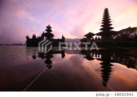 INDONESIA BALI LAKE BRATAN PURA ULUN DANU TEMPLE 38002942
