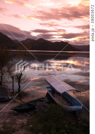 EUROPE BALKAN MONTENEGRO SKADAR LAKE 38003672