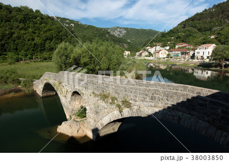 EUROPE BALKAN MONTENEGRO SKADAR LAKE 38003850