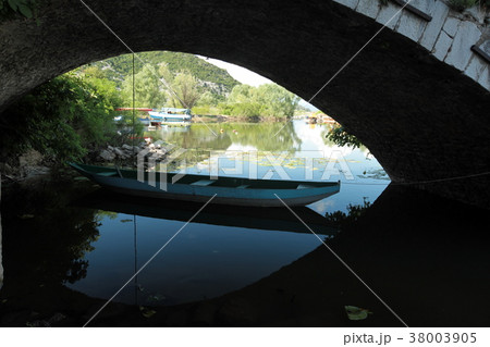 EUROPE BALKAN MONTENEGRO VIRPAZAR SKADAR LAKE 38003905