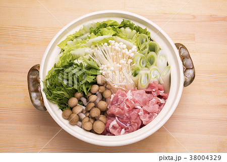 調理前の豚鍋 調理前の豚鍋 38004329