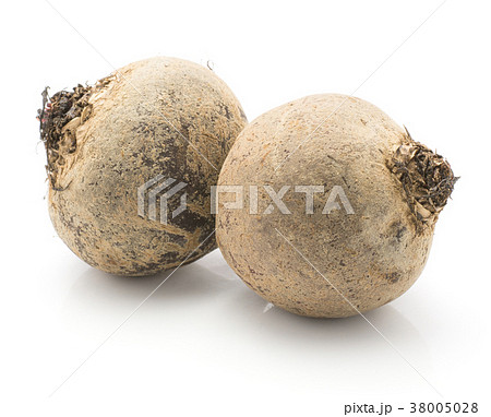 Raw beetroot isolated on white 38005028