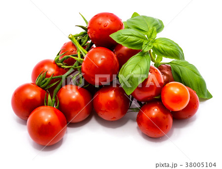 Red cherry tomatoe isolated Red cherry tomatoe isolated 38005104