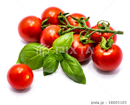 Red cherry tomatoe isolated Red cherry tomatoe isolated 38005105