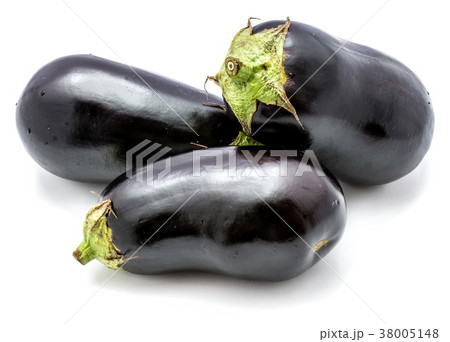 Fresh isolated eggplant on white Fresh isolated eggplant on white 38005148