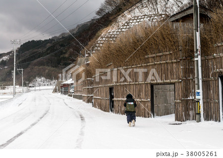 間垣の里の雪景色 38005261