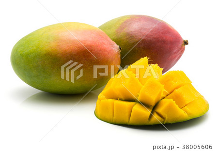 Fresh mango isolated on white 38005606